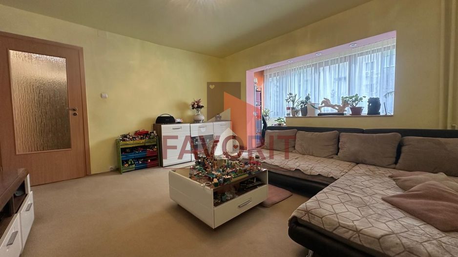 3 camere | centrala proprie | boxa | mobilat si utilat | zona excelenta | - Poză 2