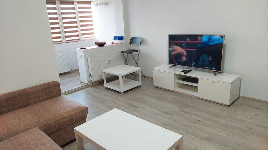 Vanzare Garsonieră 33 mp, etaj 10/10, mobilată, parcare și 2 lifturi - Poză 1