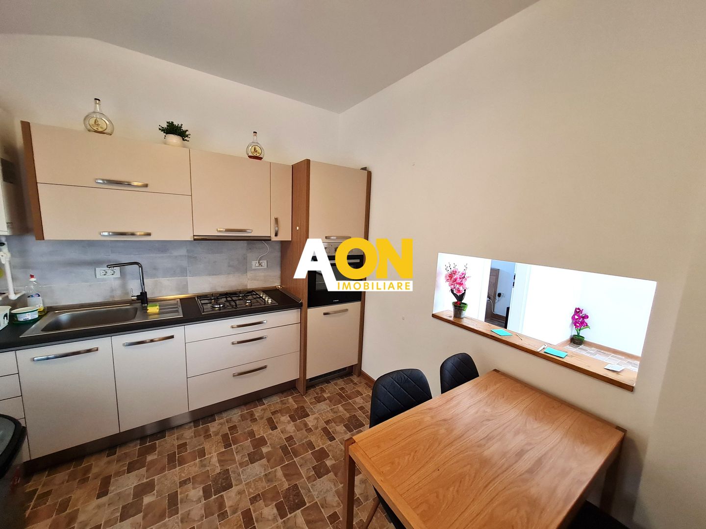 Apartament 3 Camere, 94 mp, Decomandat, Zona Foarte Buna - Poză 11