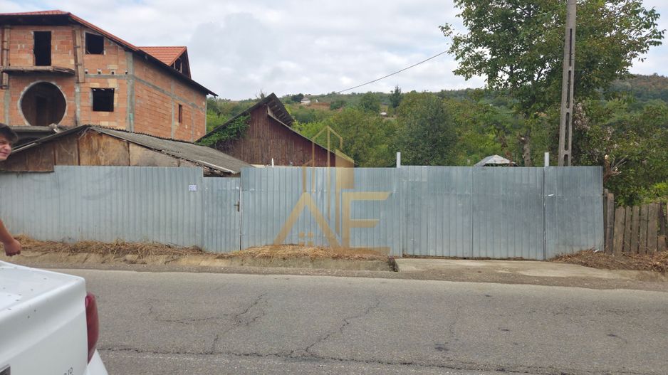 Casă bătrânească+Teren intravilan de vânzare(1970mp) la 20min de Bacău - Poză 2