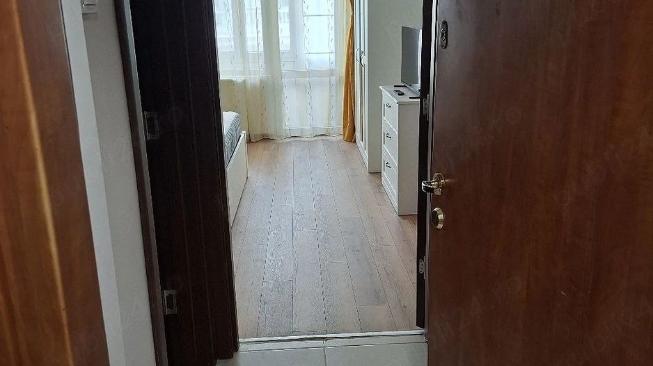 Inchiriez garsoniera vis a vis de Athenee Palace nou renovata - Poză 3
