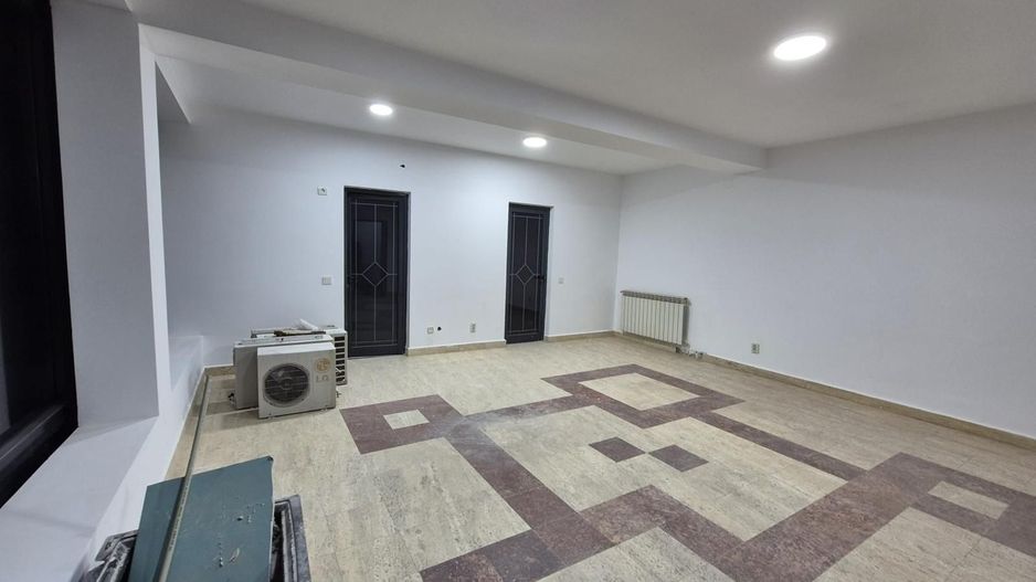 Oportunitate investitie - Vila renovata cu chiras in zona Bucurestii Noi - Poză 14