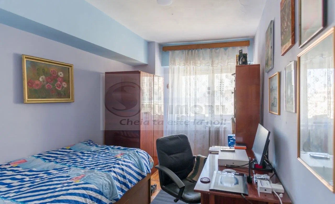 Apartament ULTRACENTRAL cu 4 camere,decomandat, langa Palas, 105 mp ! - Poză 7