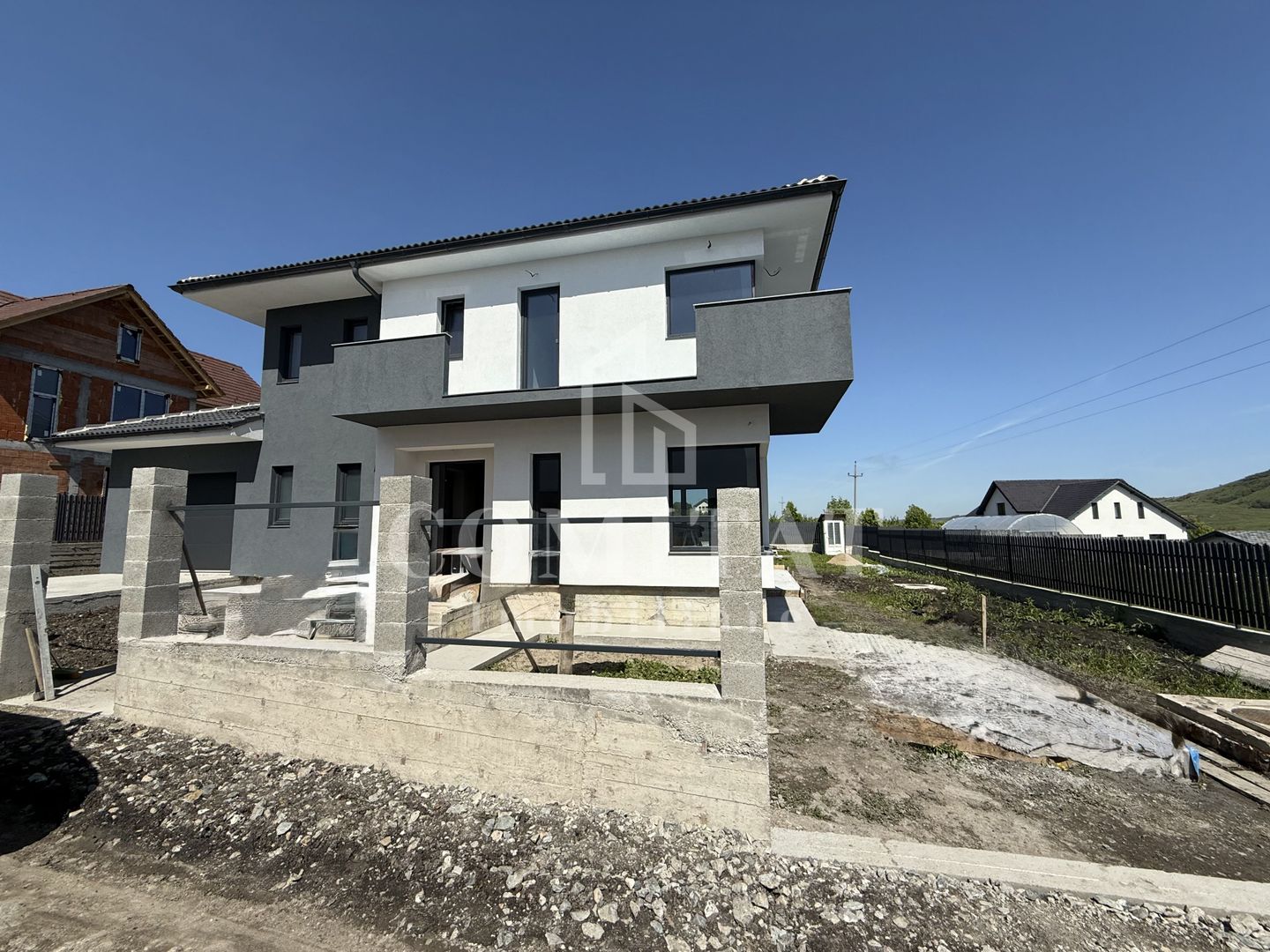 Casă individuală cu garaj și 700 teren Chinteni - Poză 4