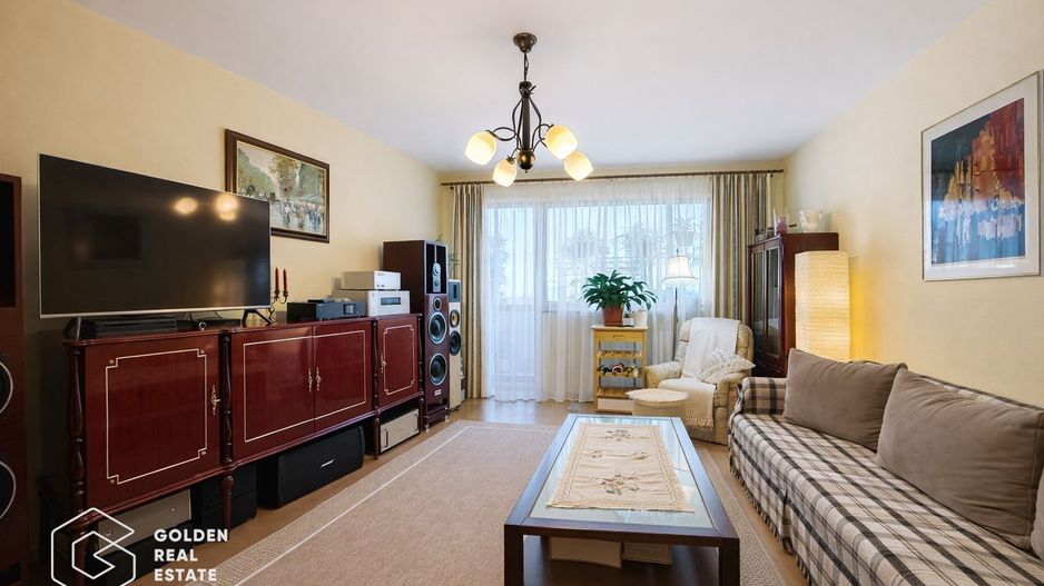 Apartament 5 camere decomandat, cu garaj si boxa, zona Vlaicu - Poză 1