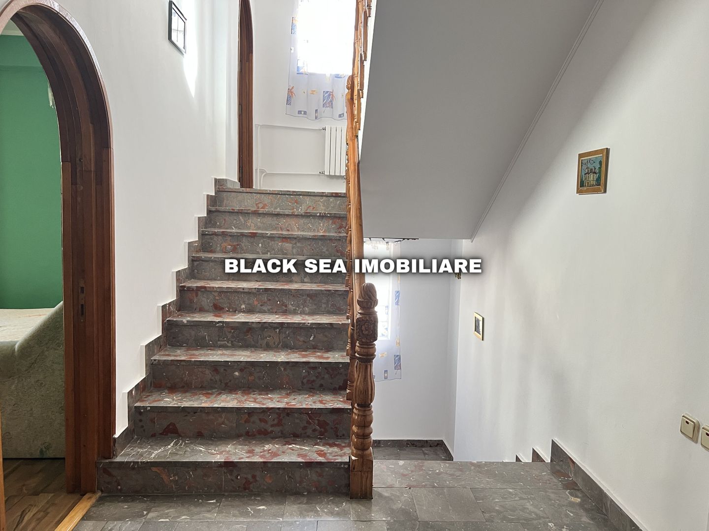 Vila 7 camere D+P+1+M - Gaze - 2 Garaje - 50m de plaja - Ocazie Unică - Poză 19