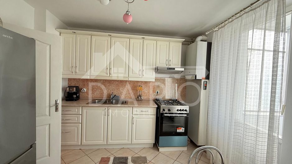 Închiriez apartament cu 2 camere in Tg Mureș, zonă centrală - Poză 1