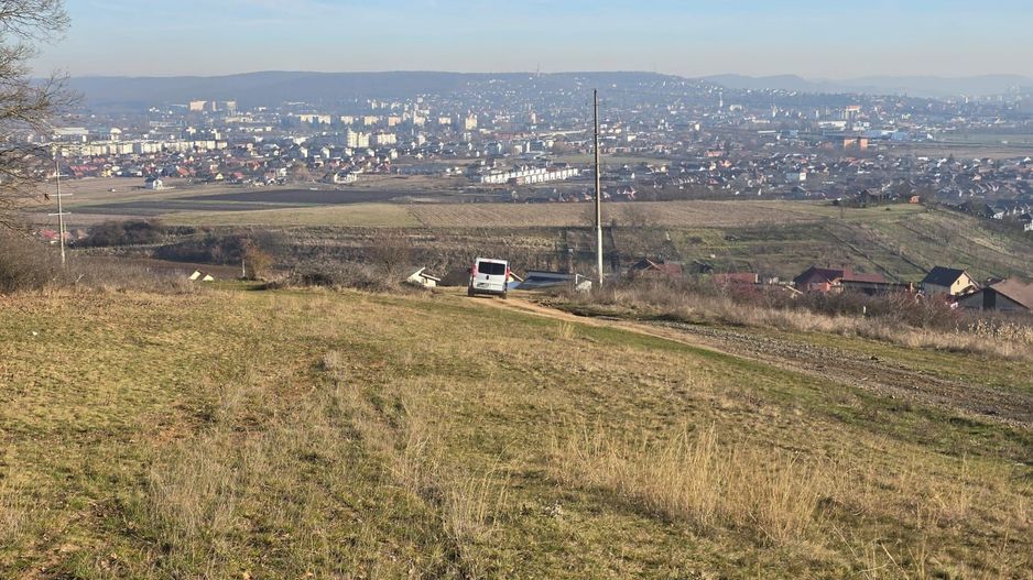 Teren intravilan, 1051 mp. 39 euro mp - Poză 1
