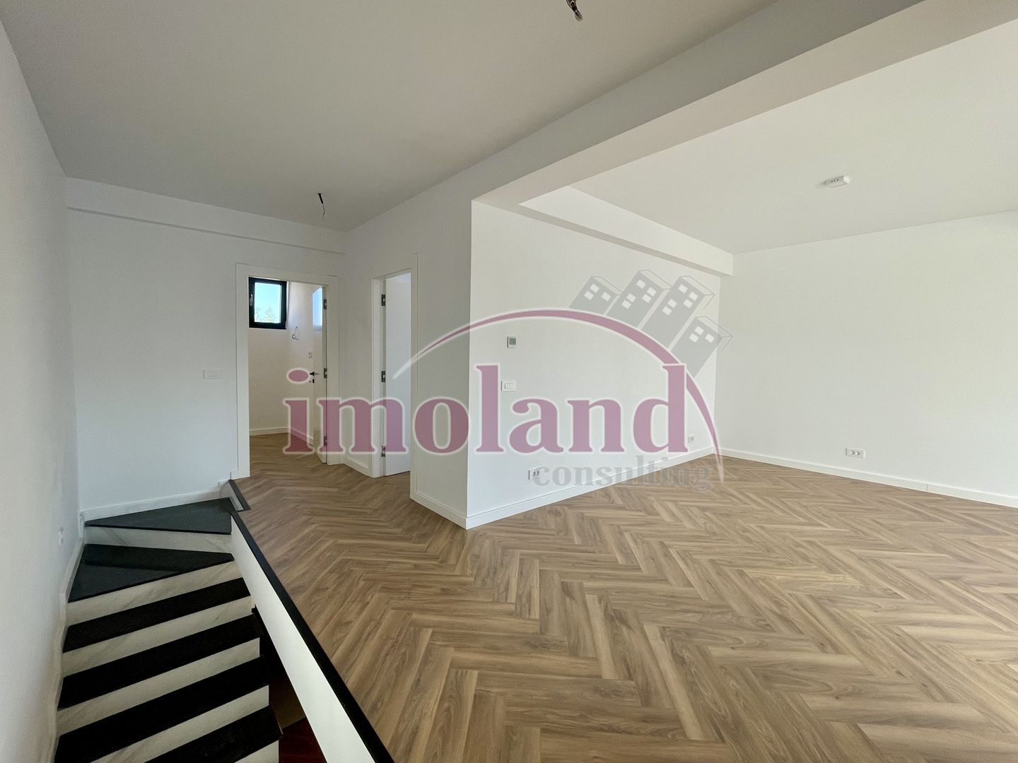 Vanzare Vila 250 mp 6 camere 4 bai, finisaje premium | Iancu Nicolae - Poză 13