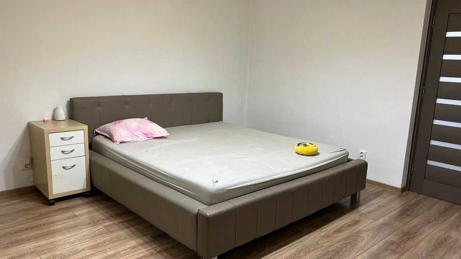 Apartament la curte comuna in zona Centrala - Poză 4