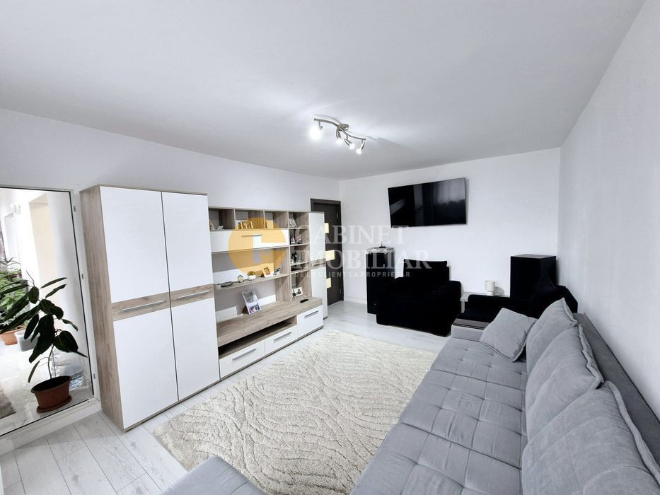 CUG 3 camere Renovat - mobilat - bloc 1986 - Loc parcare - Poză 1