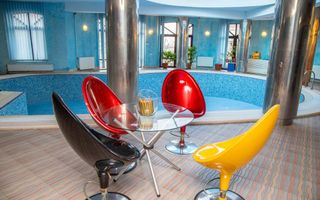 Conac cu piscina - 1810 mp - Poză 12