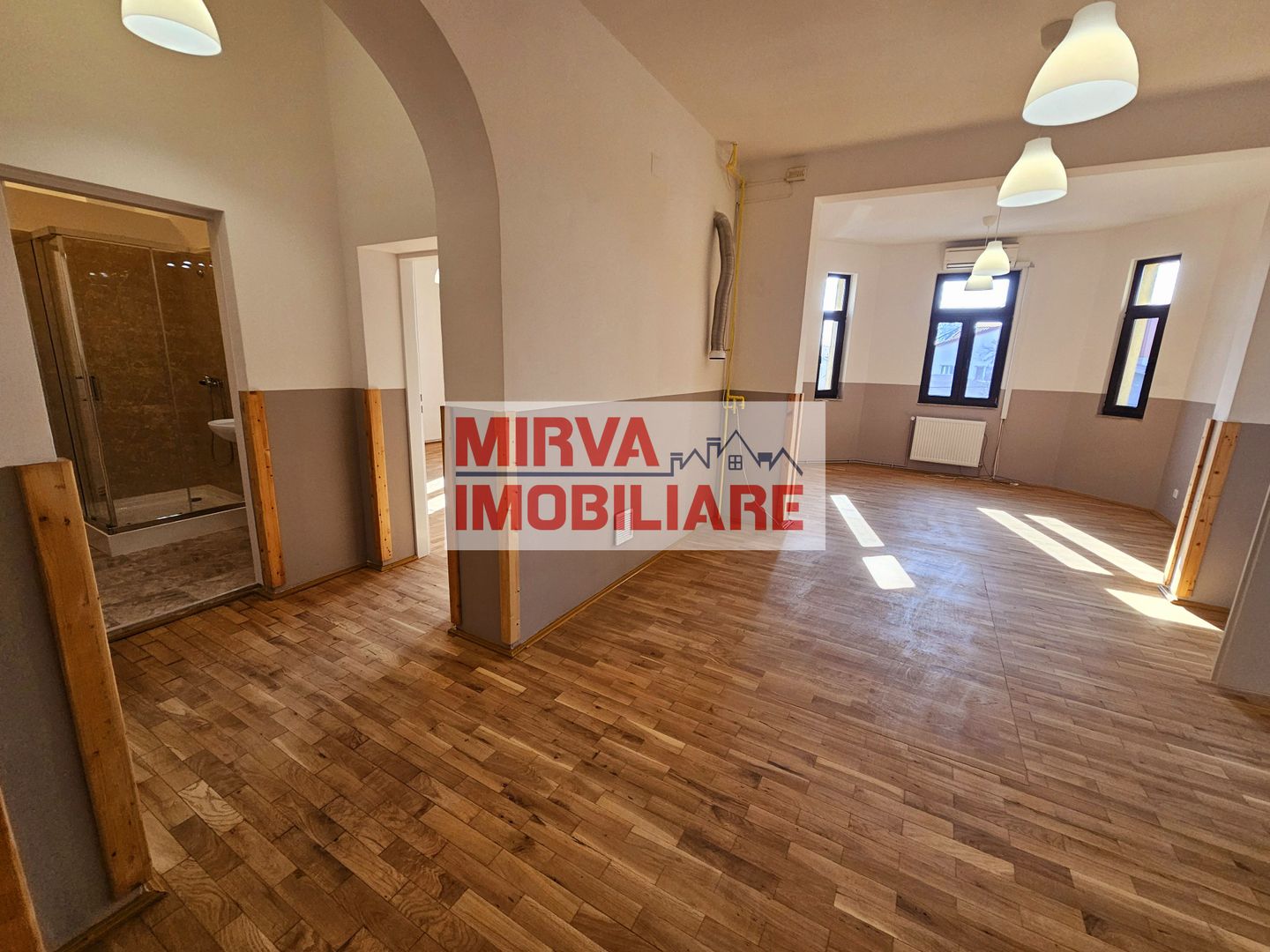 2 Vile Interbelice | Zonă Centrală | Renovate Integral 2024 - Poză 45