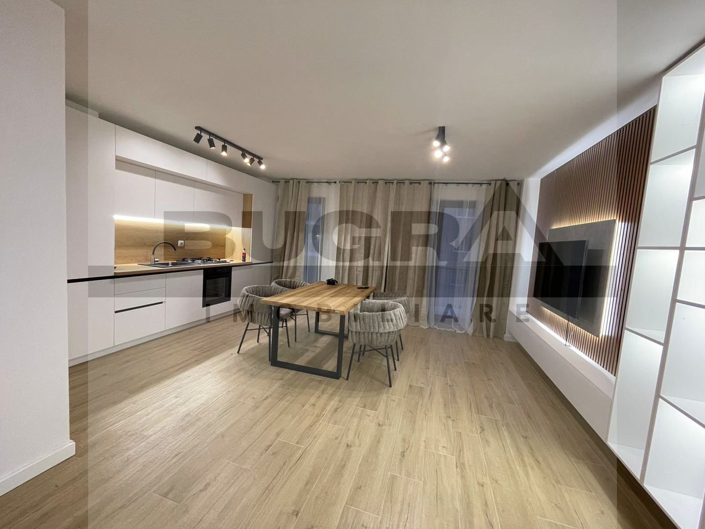 Apartament de 2 camere, modern, 60mp, parcare subterana, zona Vivo - Poză 1