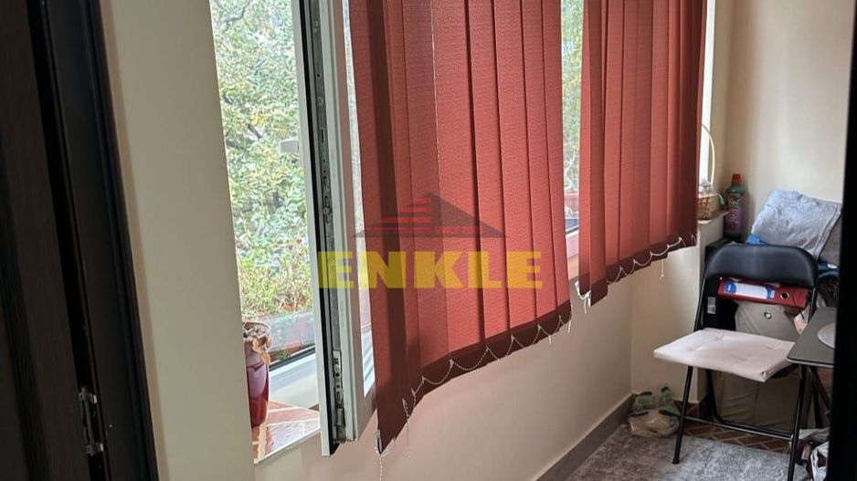 De vanzare apartament cu 3 camere, zona Mall. - Poză 8