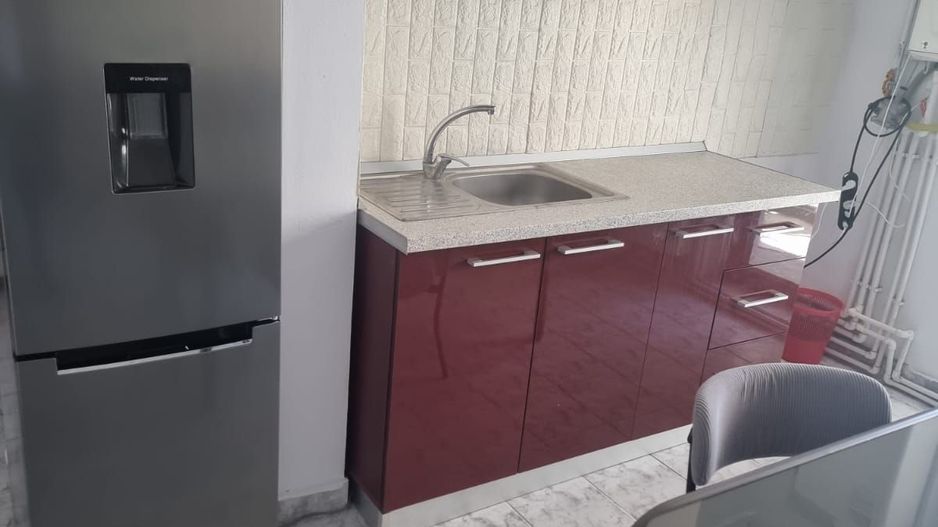 De inchiriat apartament cu 3 camere, zona Garii, etaj 3, 490 euro negociabi - Poză 10