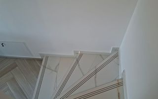 Casa moderna 4 camere 2 bai si curte libera 220 mp pe Calea Cisnadiei - Poză 4