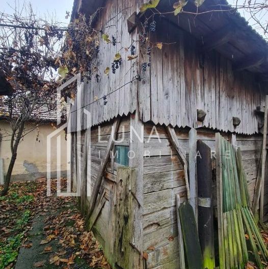 Casă cu teren de 1.000 m² – utilități complete, ideală pentru renovare - Poză 7