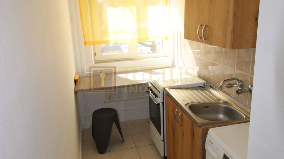 2 camere, vis a vis de Spitalul Judetean, ideal pentru doctori sau studenti - Poză 4