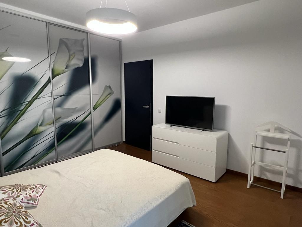 Apartament spatios 3 camere Vedere Lac - Poză 12