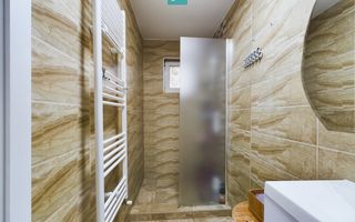 Apartament cu 2 camere la curte , renovat recent - Poză 8