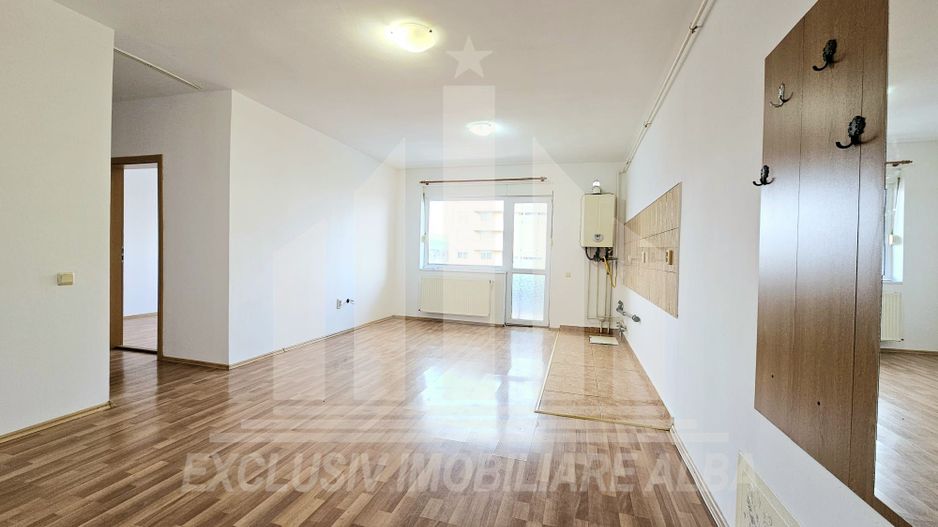 Apartament cu 3 camere Bloc Nou, Cetate - Poză 2