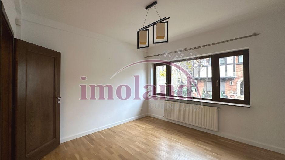 Vanzare Parter Inalt in Vila - Primaverii - Poză 1