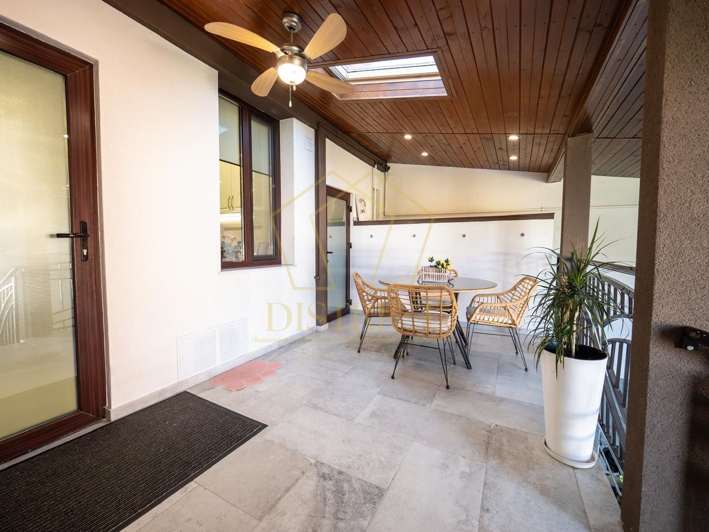 Vilă de LUX cu piscină, 278 mp utili și teren de 1.780 mp I Sag - Poză 15