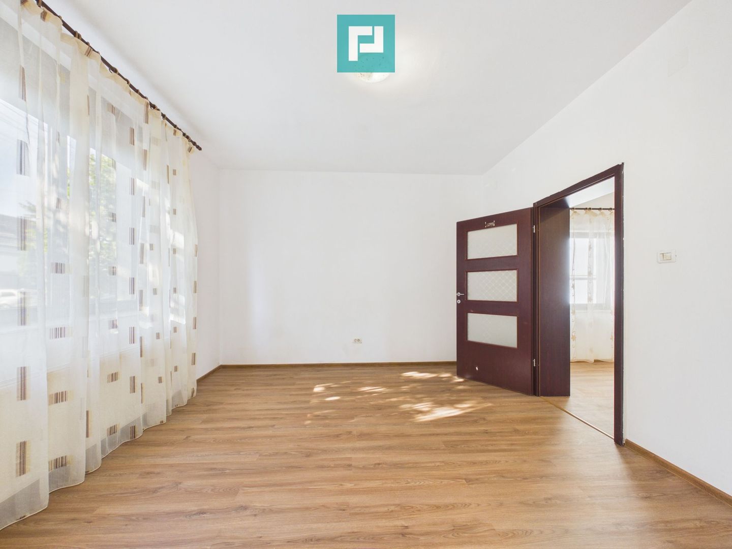 Casă cu 2 camere de închiriat – Arad. - Poză 2