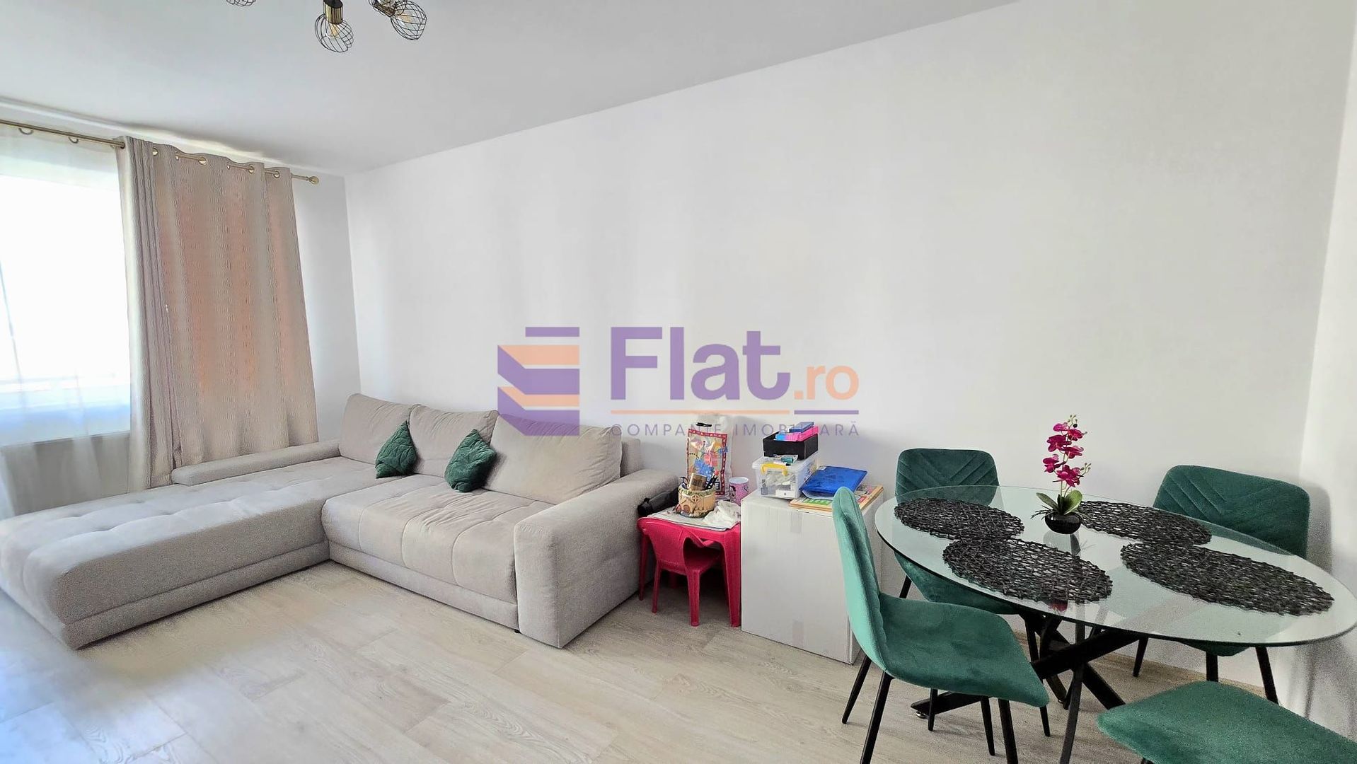 Zona Linistita Coresi Grandis Residence Camere - Poză 6
