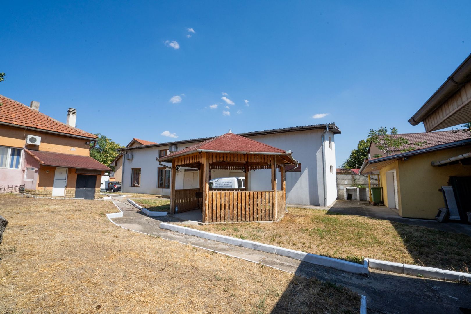 Cabinet sau casa pe Calea Clujului 800 mp teren - Poză 1