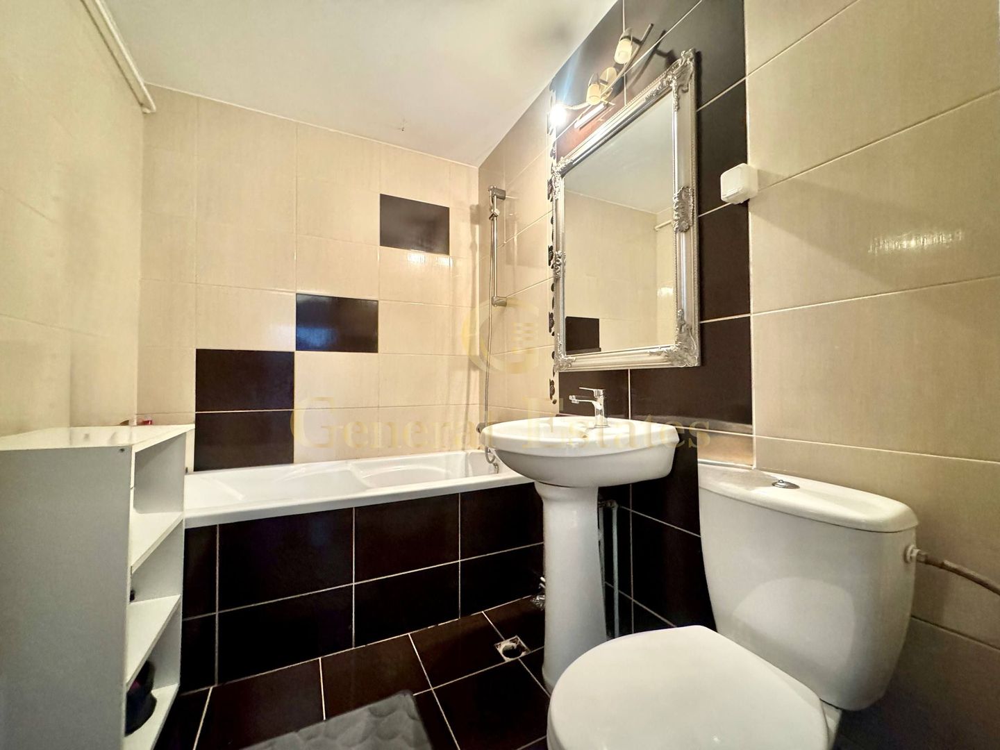 Spre Vânzare apartament cu 3 camere - 72 m.p - Nicolina, Iași - Poză 13