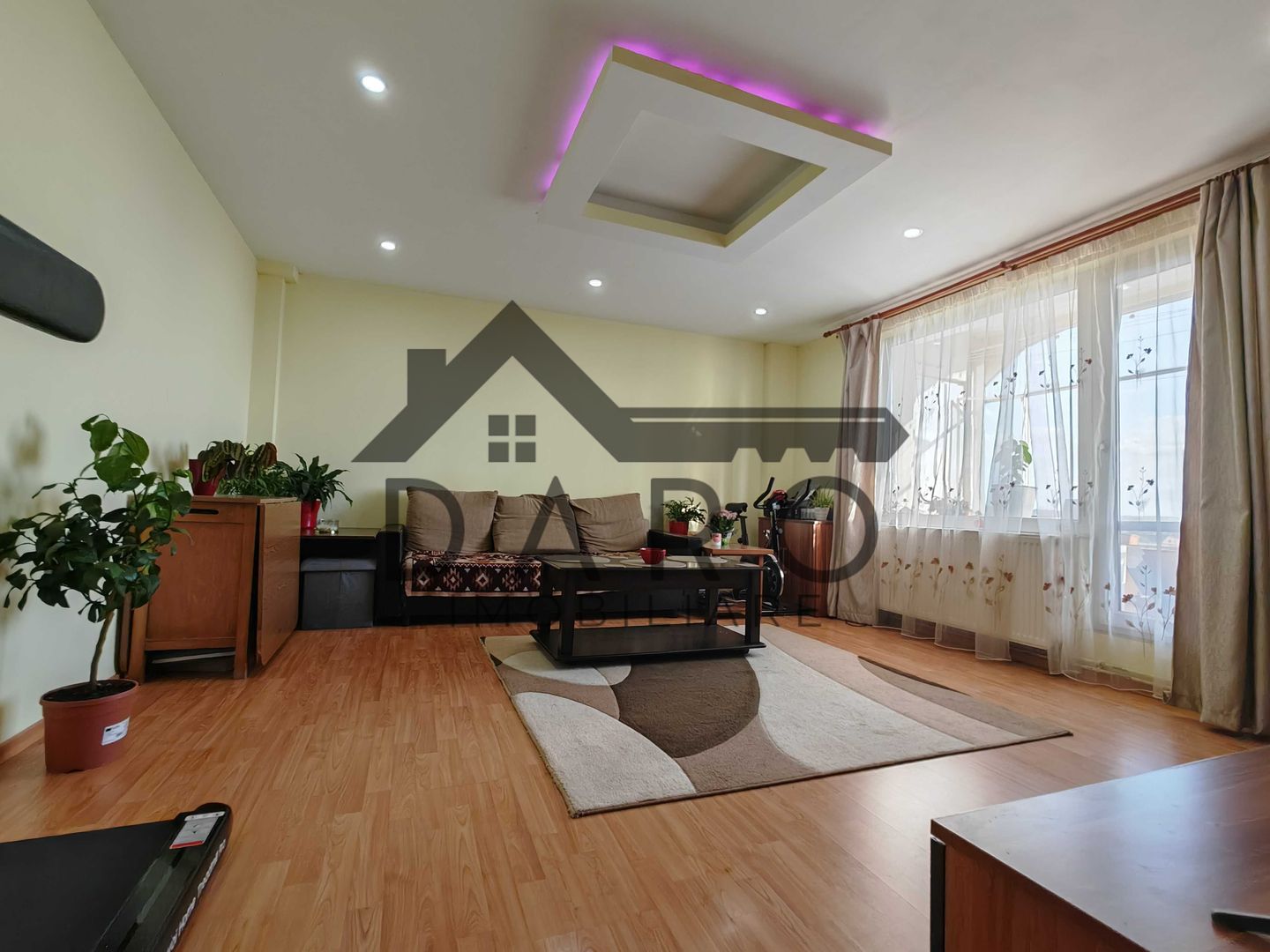 Vand apartament 3 camere - Poză 3