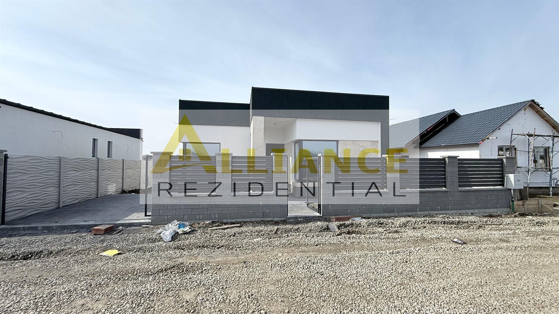 Casa Individuala - 4 camere - 2 bai - 371 mp teren - Poză 1