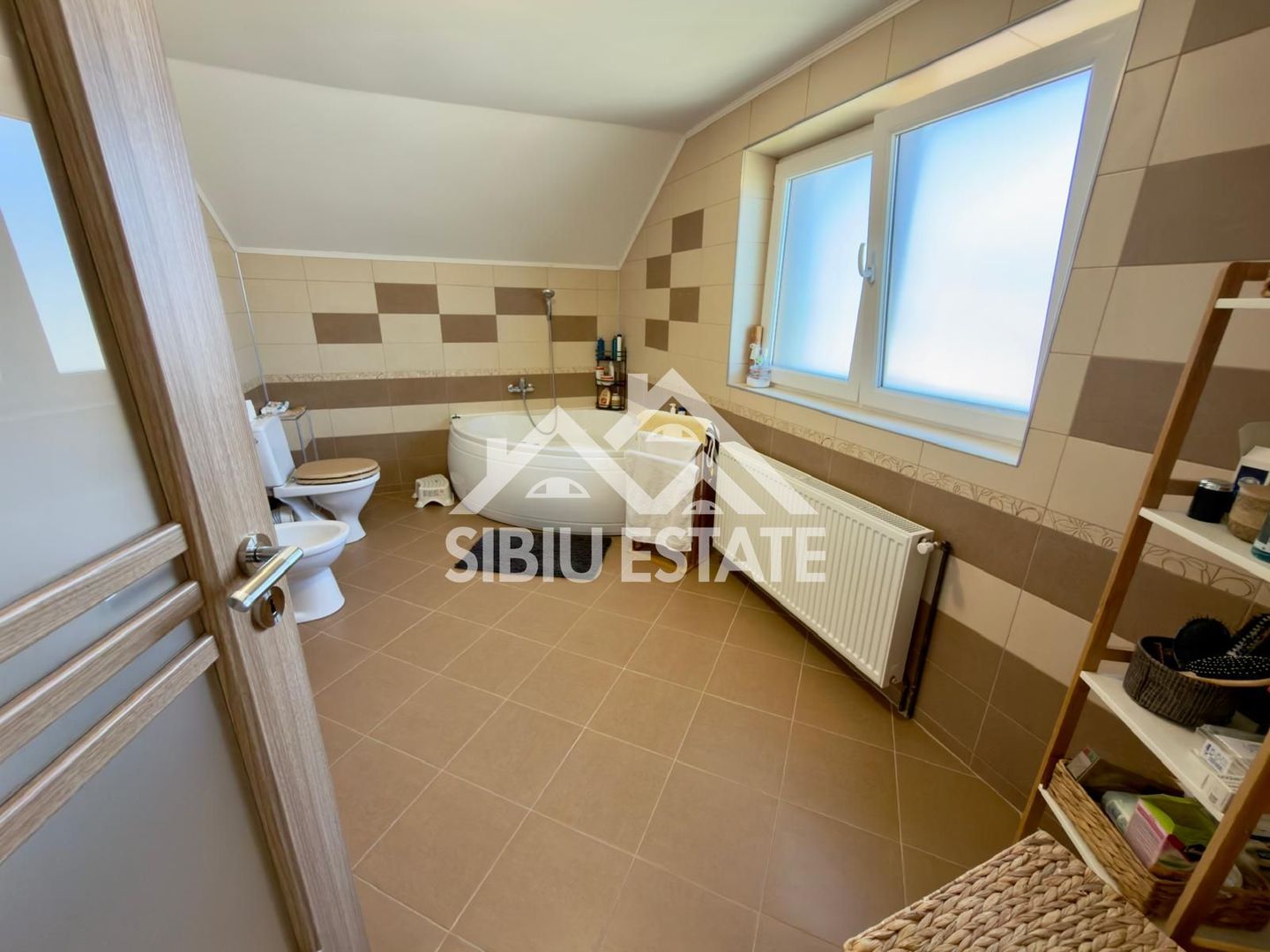 Casa Spectaculoasa Semipasiva cu teren de 1.000 mp.de vanzare in Orlat - Poză 8