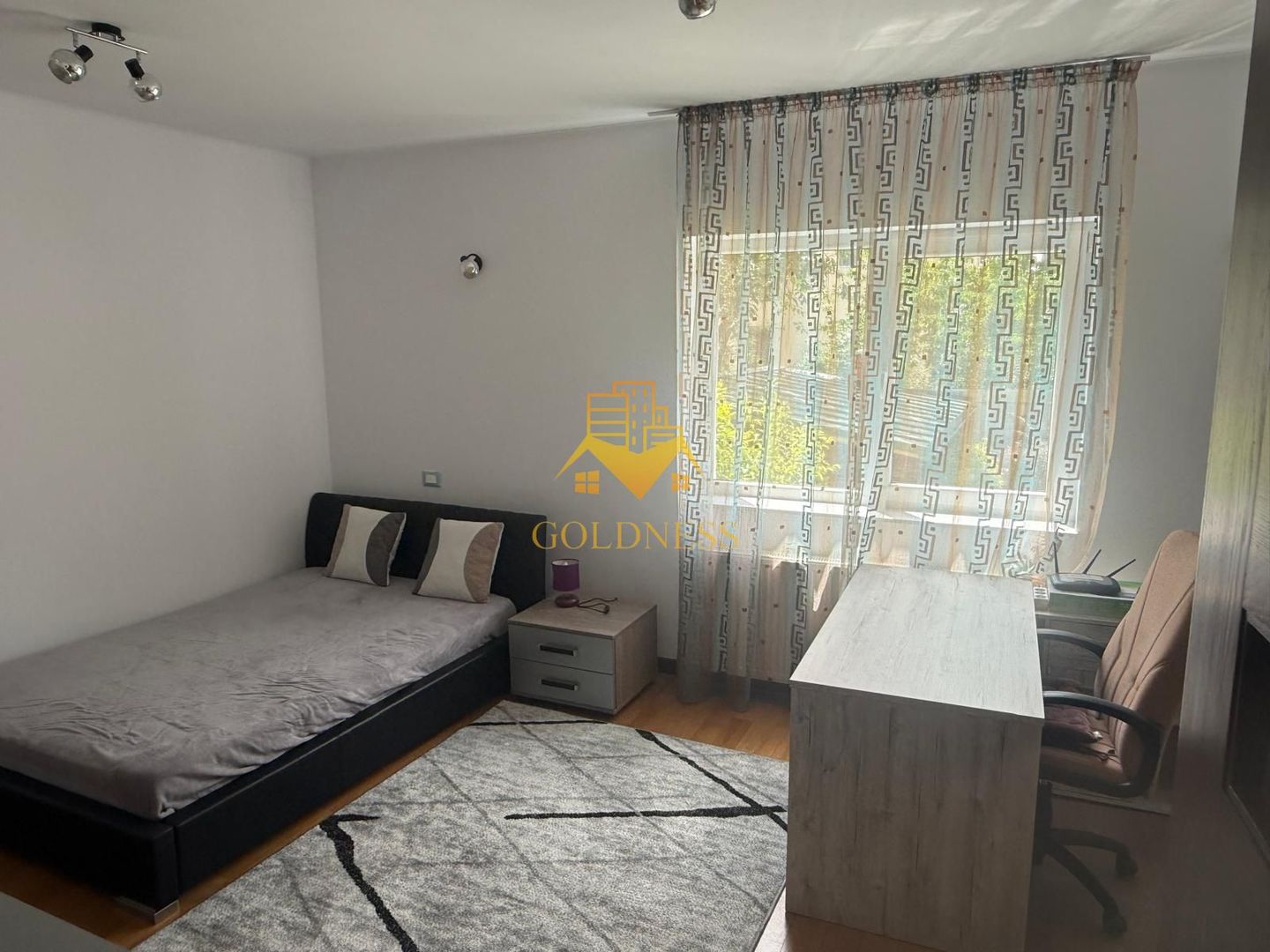 Casa individuala 5 camere zona centrala , 210 mp si garaj propriu! - Poză 8