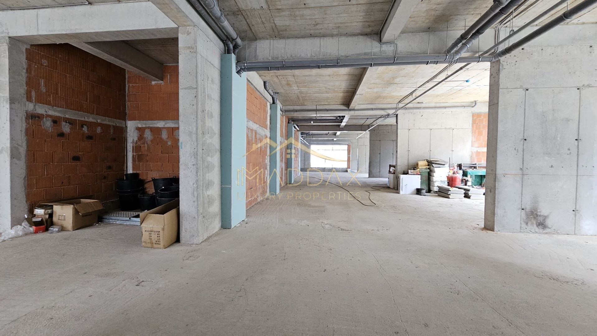 Spatiu comercial cu piscina acoperita***512mp utili//Pipera - Poză 1