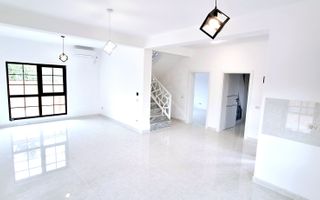 Oferim spre vanzare casa deosebita, cu 5 camere, Giroc, zona Centrala. - Poză 3
