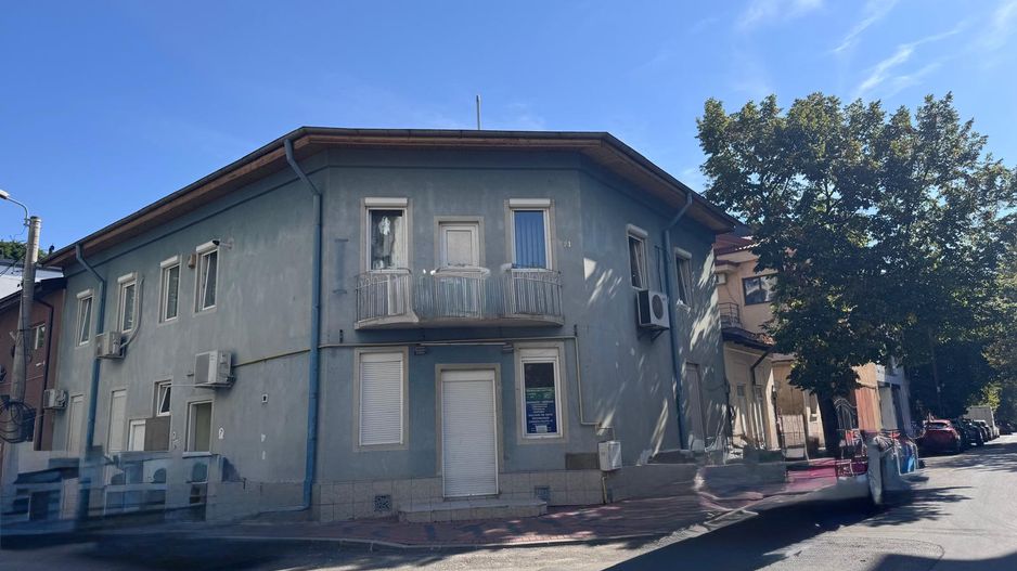 Casa cu 8 camere de vanzare | rezidential si comercial | Nerva Traian - Poză 26