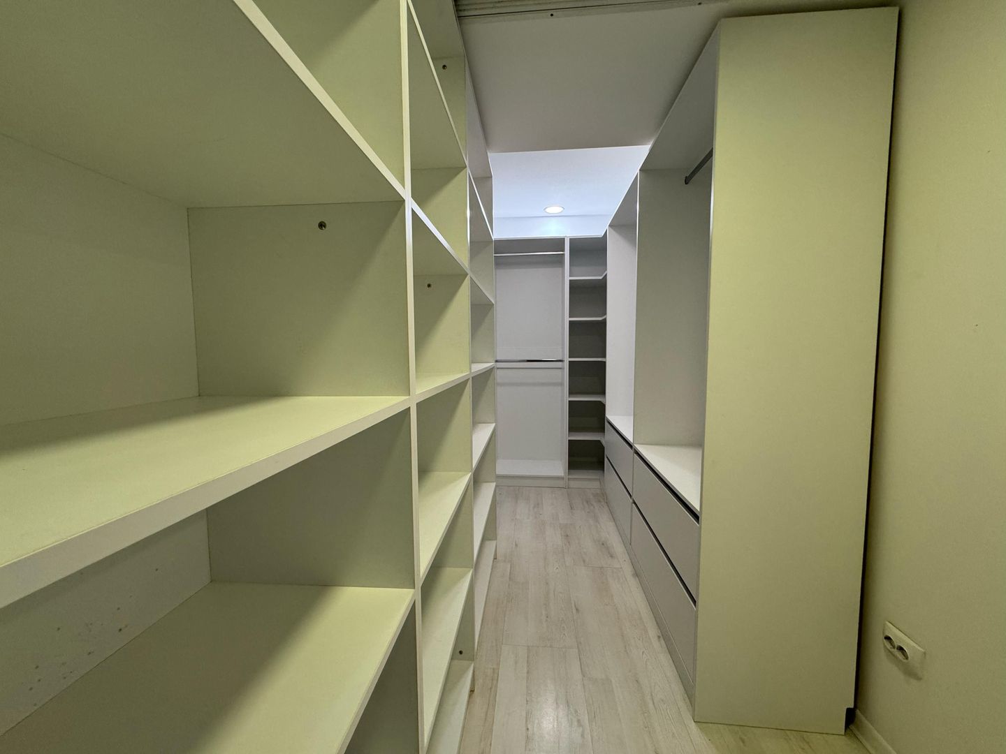 3 CAMERE| CURTE PROPRIE | ARON COTRUS- HERASTRAU - Poză 13