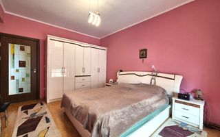 Tractoru, zonă liniștită de case, apartament spațios 3 camere cu garaj - Poză 16