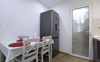 Zona Lipovei, 2 camere, centrala proprie - Poză 9