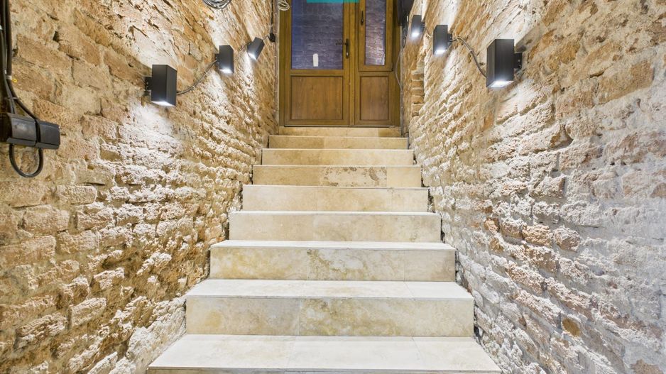 Eleganță subterană - pivniță exclusivistă Arad - Poză 25