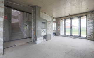 PROPRIETATE VÂNDUTĂ! Vilă spațioasă– Via Carmina, Arad. - Poză 5