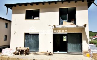 Casa  4 camere,2 bai,136 mp, 550 mp teren zona Corunca - Poză 4