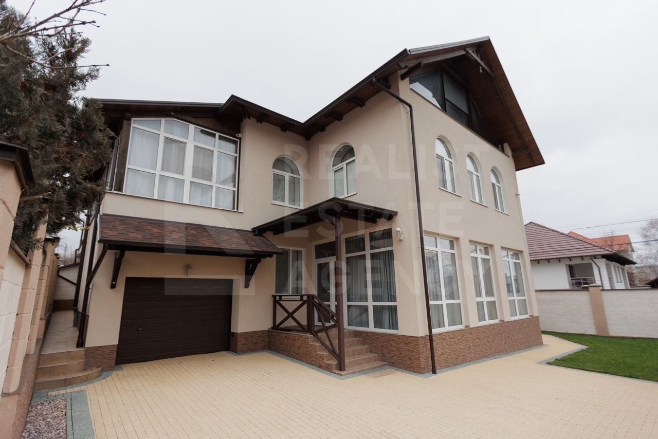 Vânzare, casă, 3 nivele, str. Constantin Brâncuși, Grătiești - Poză 1