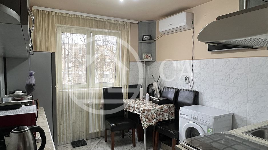 Apartament cu o camera de vanzare in zona Rogerius, Oradea - Poză 1