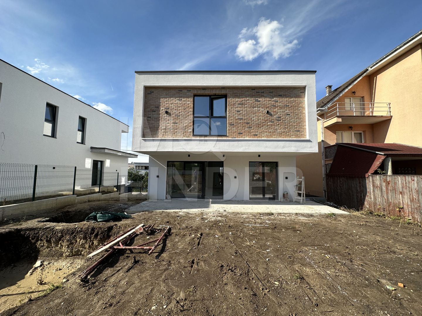 Vanzare vila smart cu piscina, strada privata,  A  Muresanu - Poză 2