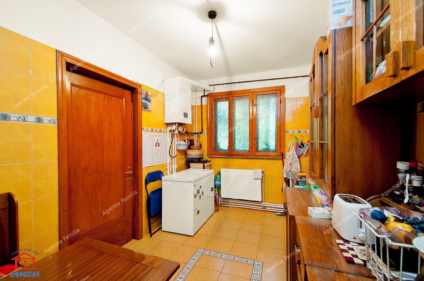 Vila cocheta, situata in centrul istoric al orasului - Poză 6