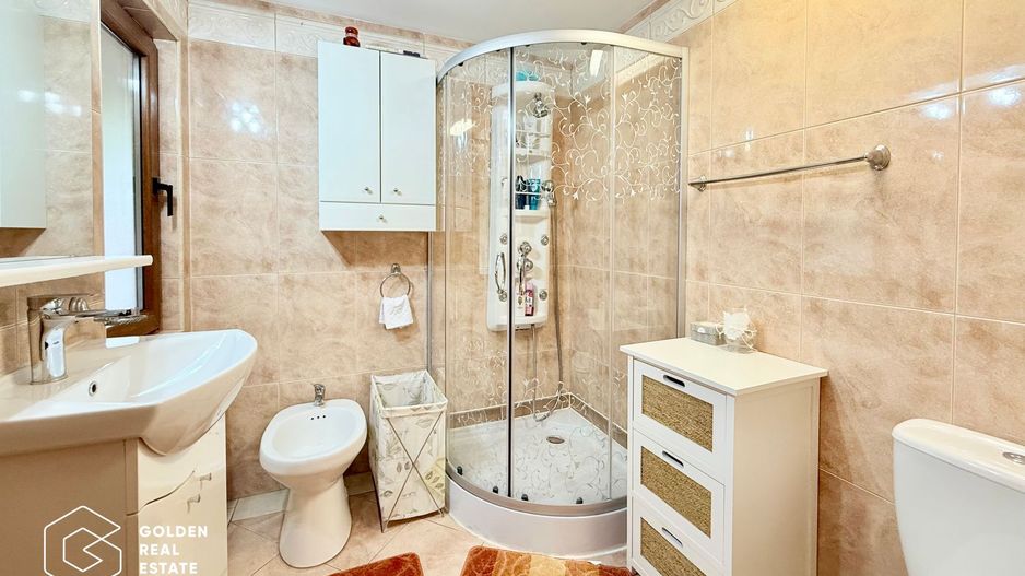 Vila de exceptie in Sinaia, mobilata, utilata, cu vedere superba - Poză 20